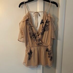 Express Womens Beige Floral Embroidered Mesh Layered Cold Shoulder Blouse Mediu